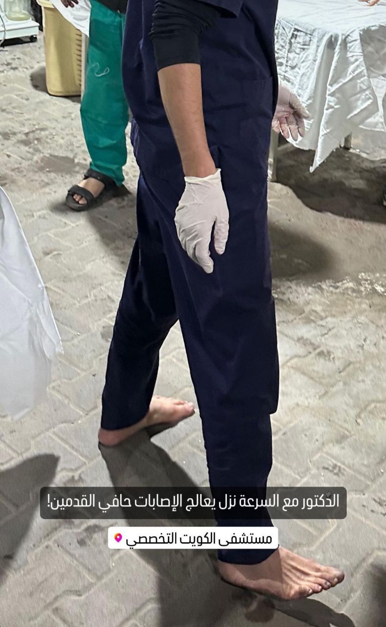 أملًا في إنقاذ النفس الأخير... طبيب في مستشفى الكويتي لم يجد وقتًا لارتداء حذائه فركض بين المصابين حافيَ القدمين محاولًا إنقاذ حياتهم